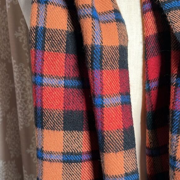 Plaid Scarf with Fringe 100% acrylic - Picture 2 of 3